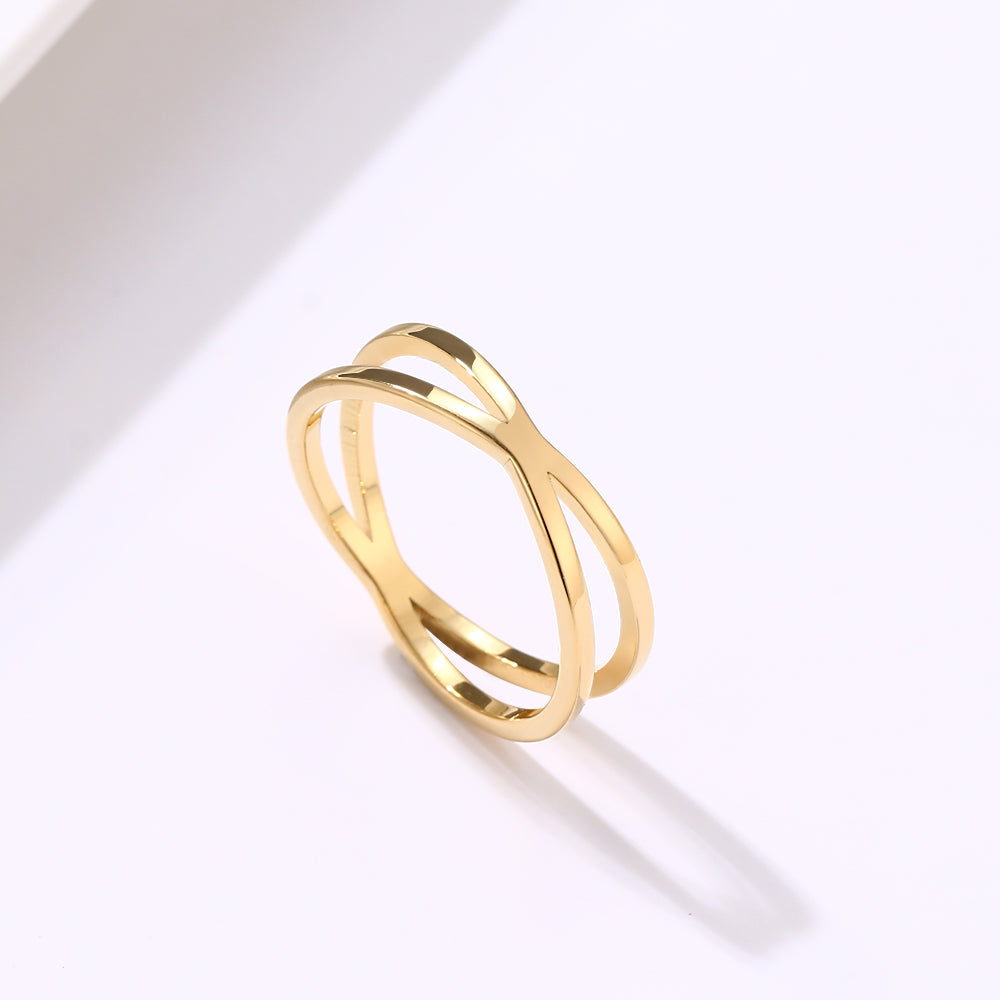Golden Whisper – Vintage Gold Cross Ring