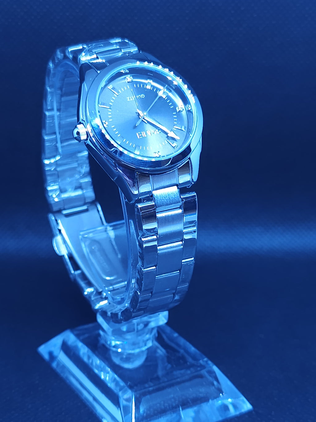 Golden Whisper – The Petal Watch