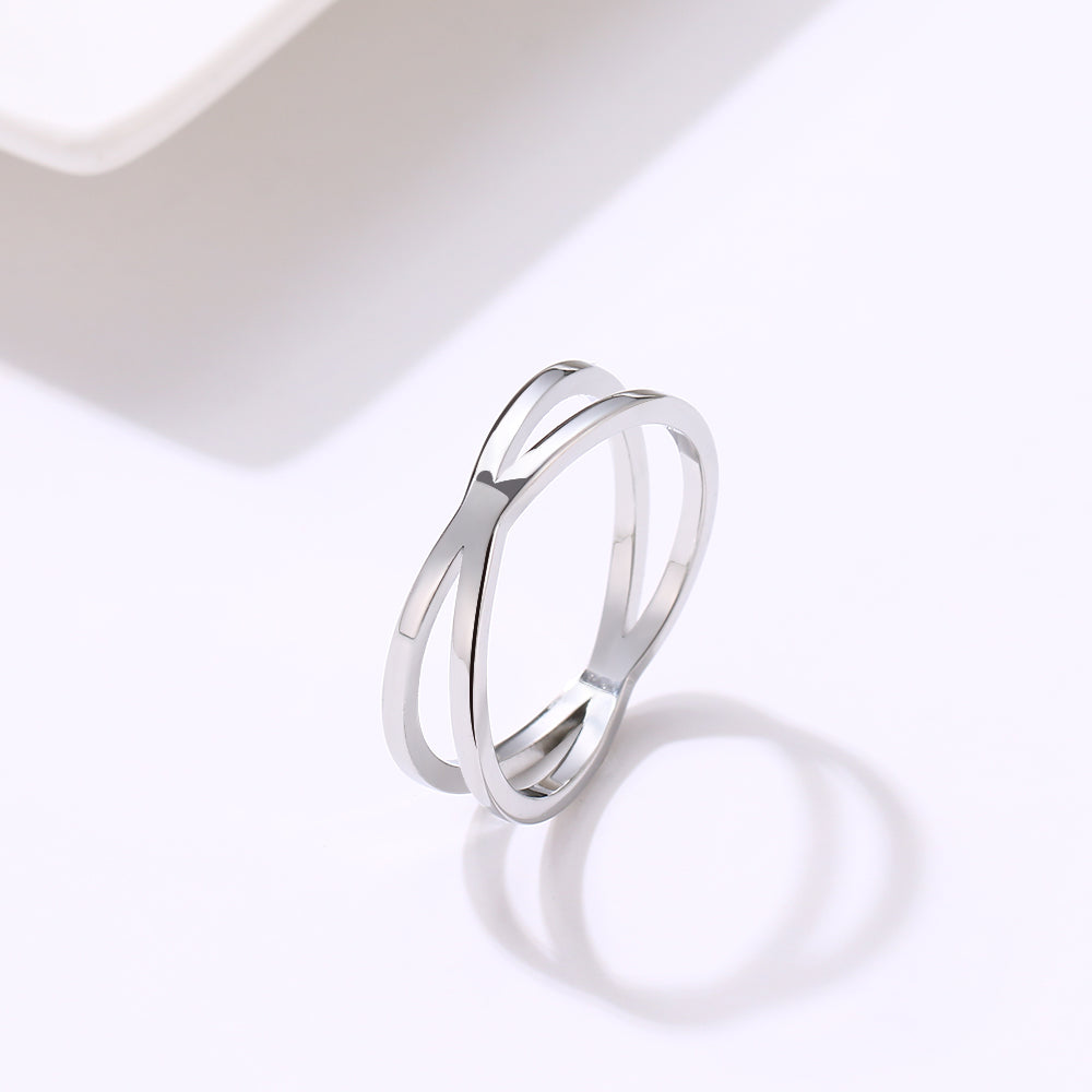 Golden Whisper – Vintage Gold Cross Ring